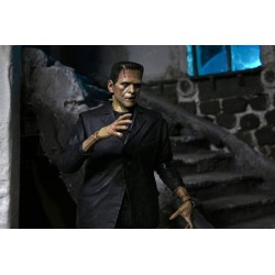 Figurine Universal Monsters figurine Ultimate Frankenstein's Monster (en couleur)
