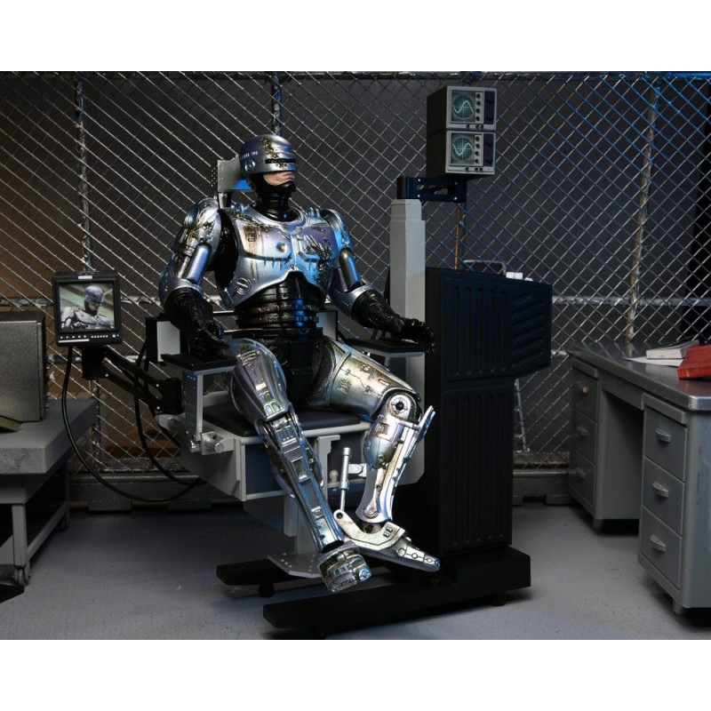 Figurine RoboCop Ultimate Battle Damaged RoboCop with Chair