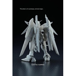 Maquette Gundam SEED Destiny RG 1/144 Destiny Gundam
