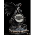 Statuette Zack Snyder\'s Justice League 1/10 Deluxe Art Scale Batman on Batsignal