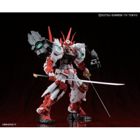 Maquette Gundam MG 1/100 Sengoku Astray Gundam