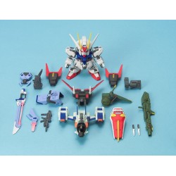 Maquette SD Gundam BB Senshi Strike Gundam Striker Weapon System